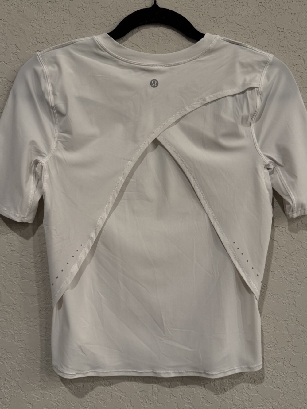 Lululemon White Wrap-Style Back Short Sleeve Athletic Top